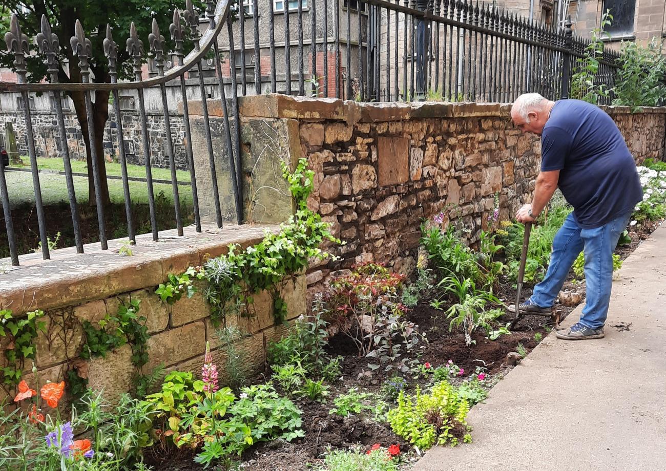 Tom Moore volunteers at Glasgow Royal Infirmary staff garden