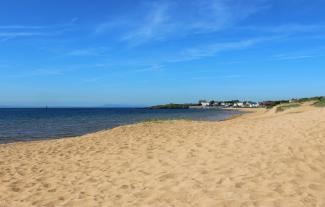 The sandy undulating beach at Elie and Earlsferry